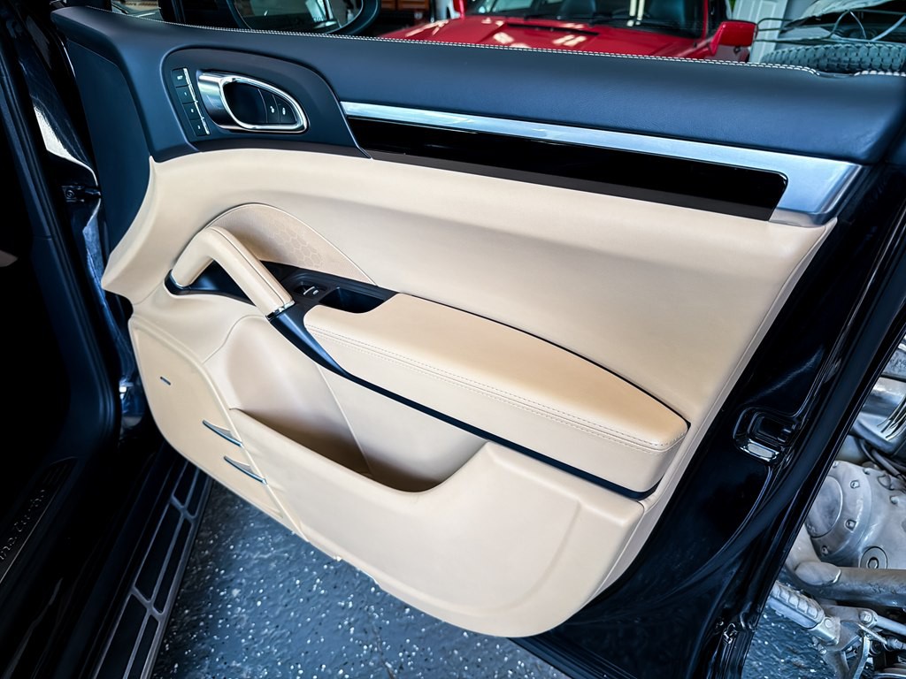2014 Porsche Cayenne Image 28