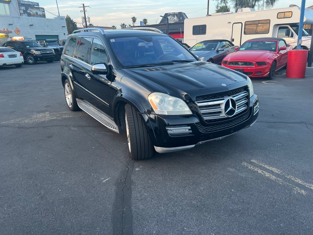 2010 Mercedes-Benz GL-Class Image 1
