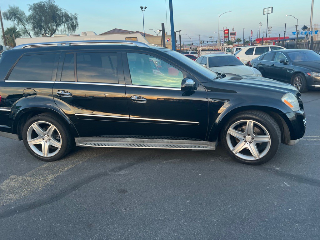 2010 Mercedes-Benz GL-Class Image 2