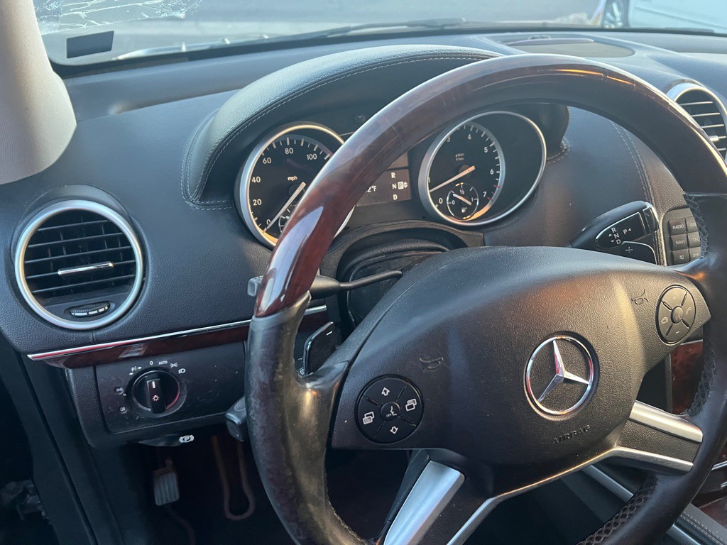 2010 Mercedes-Benz GL-Class Image 10