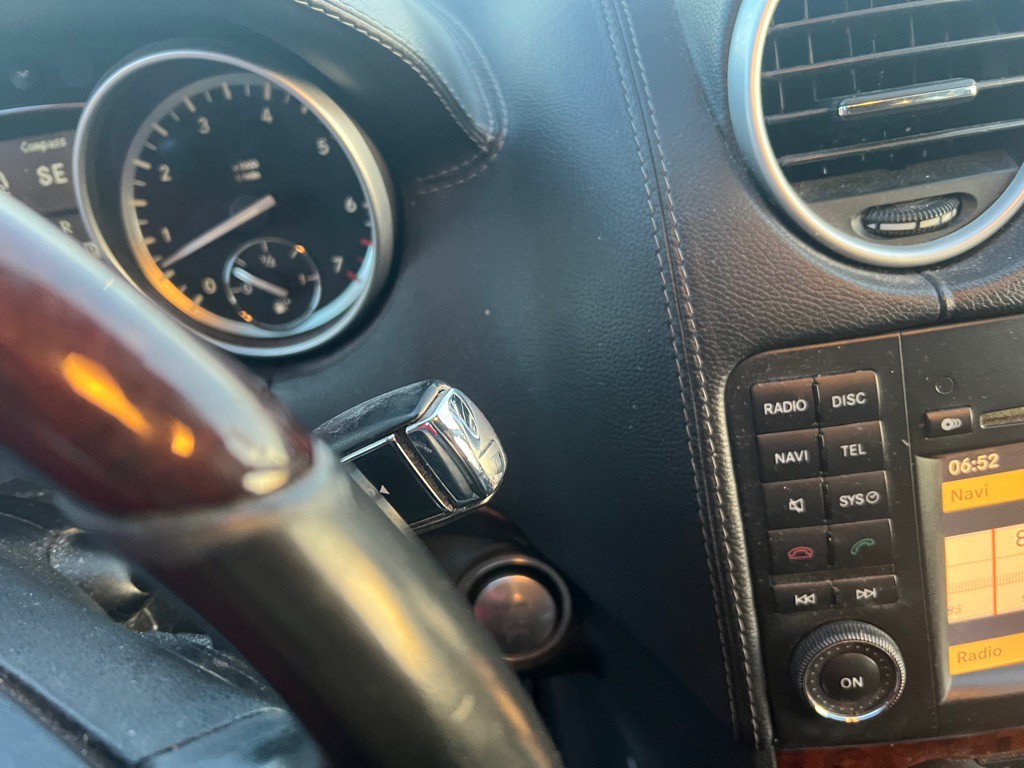 2010 Mercedes-Benz GL-Class Image 13