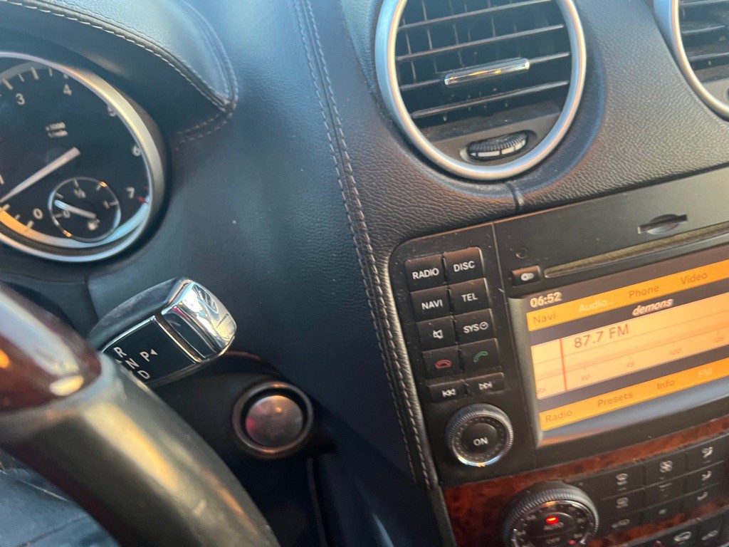 2010 Mercedes-Benz GL-Class Image 14