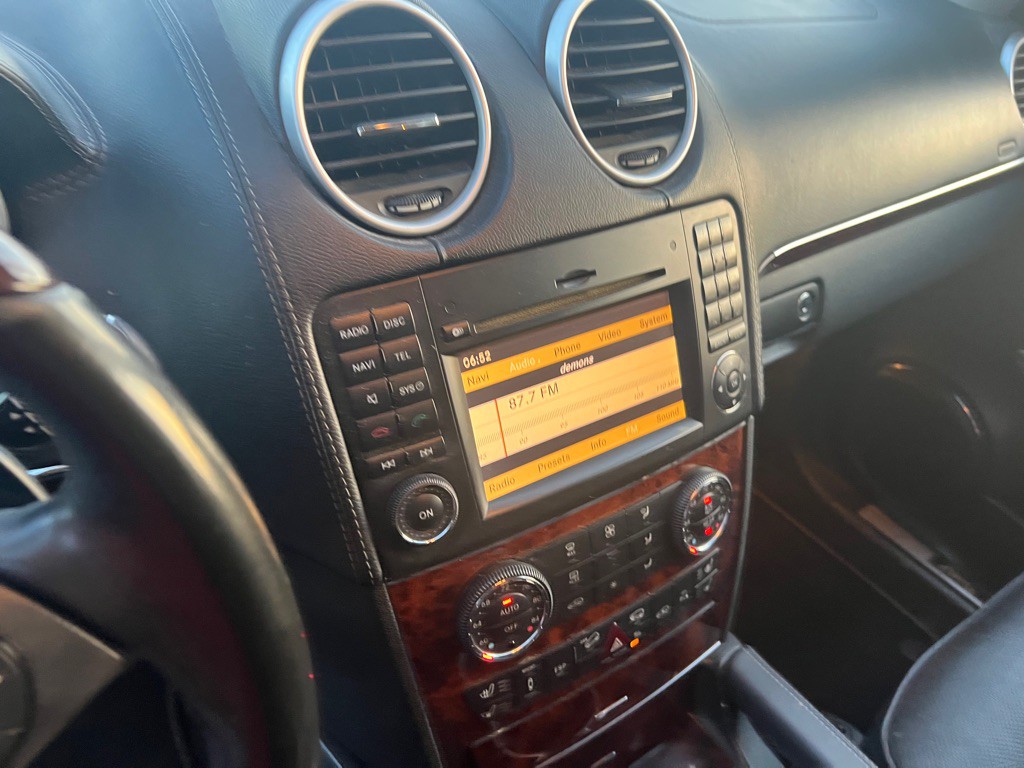 2010 Mercedes-Benz GL-Class Image 15