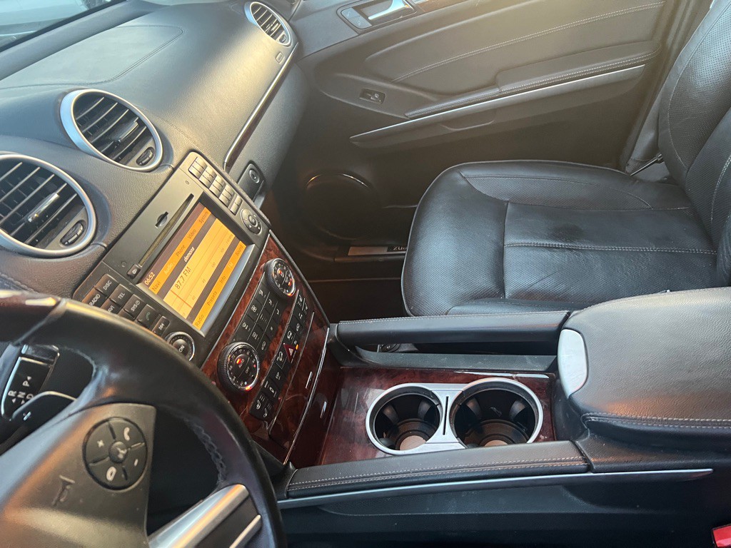 2010 Mercedes-Benz GL-Class Image 18