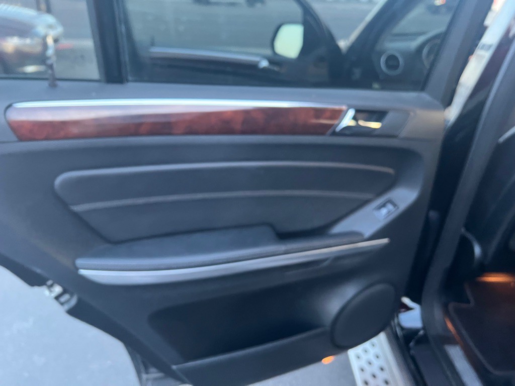 2010 Mercedes-Benz GL-Class Image 20