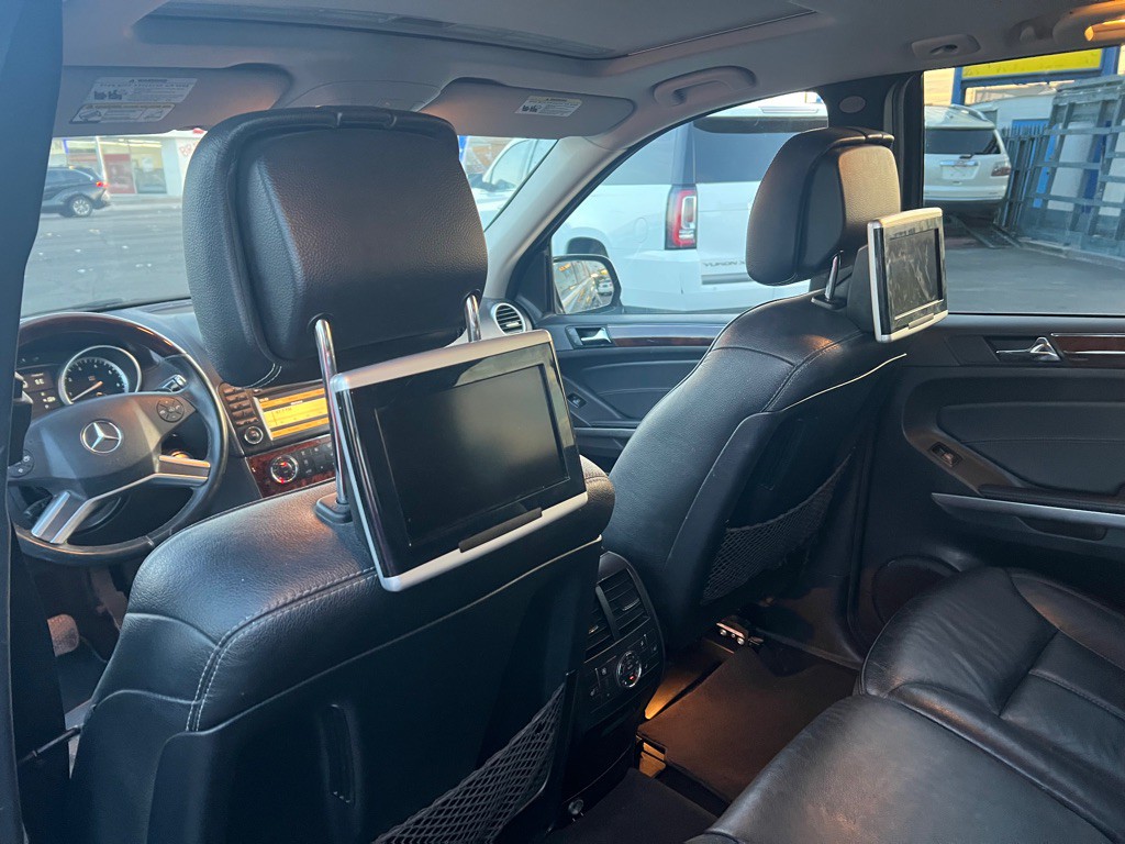 2010 Mercedes-Benz GL-Class Image 21