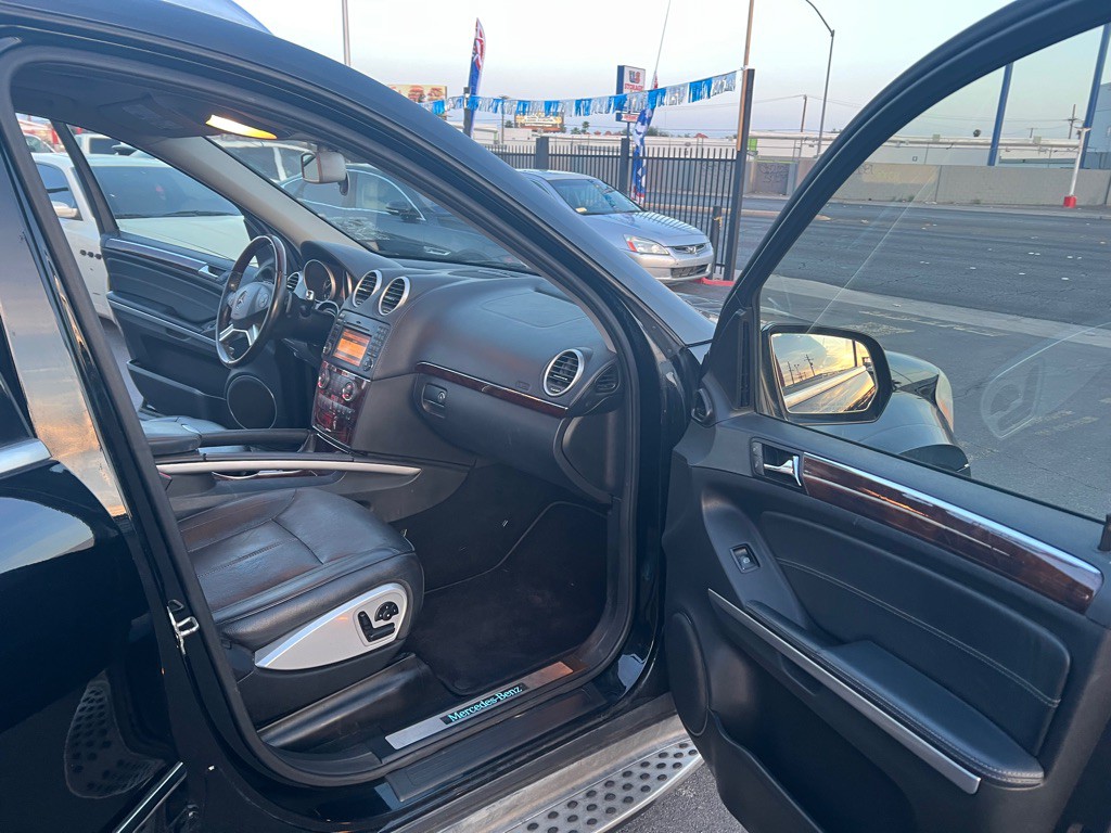 2010 Mercedes-Benz GL-Class Image 27