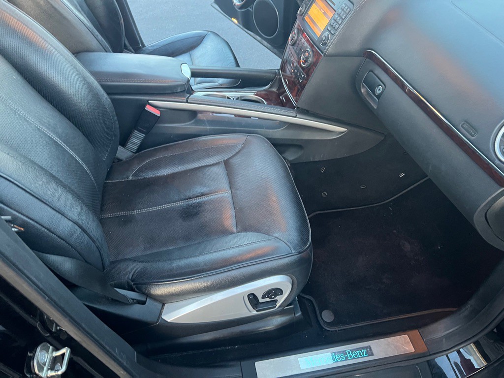 2010 Mercedes-Benz GL-Class Image 29