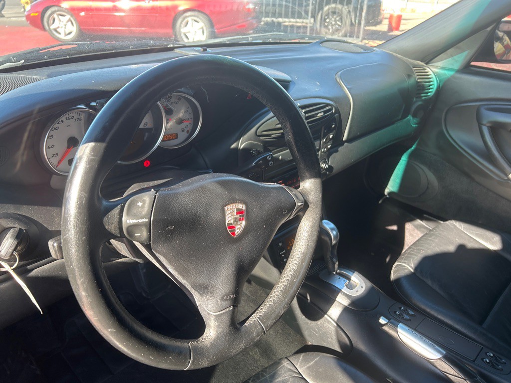 2001 Porsche Boxster Image 9