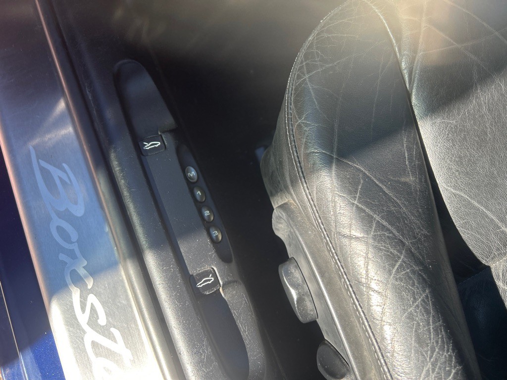 2001 Porsche Boxster Image 11