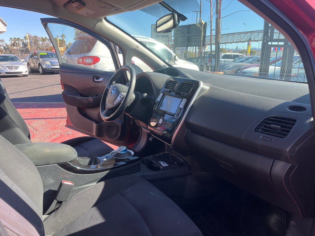2014 Nissan Leaf Image 8
