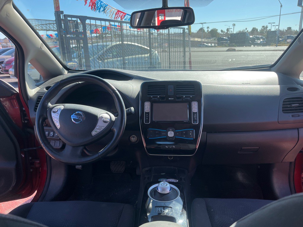 2014 Nissan Leaf Image 10