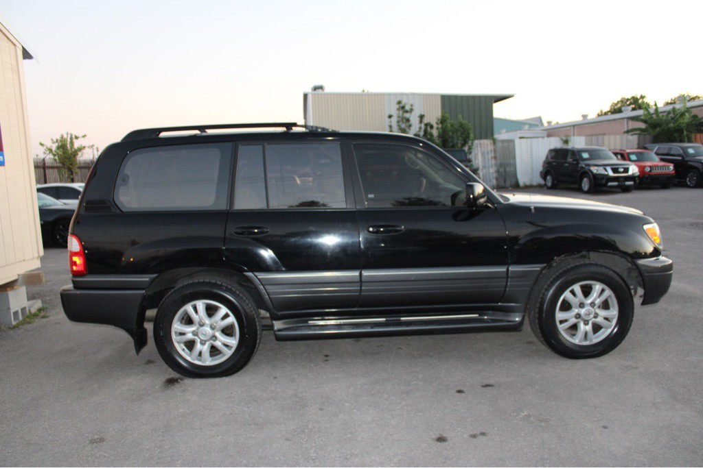 2003 Lexus LX 470 Image 7