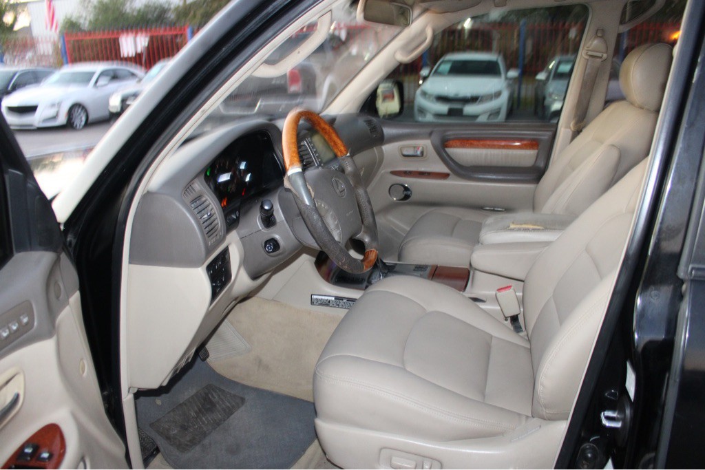 2003 Lexus LX 470 Image 8
