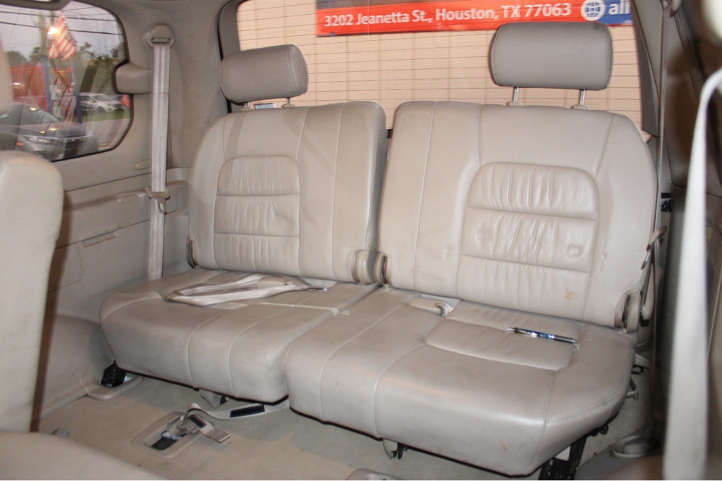 2003 Lexus LX 470 Image 14