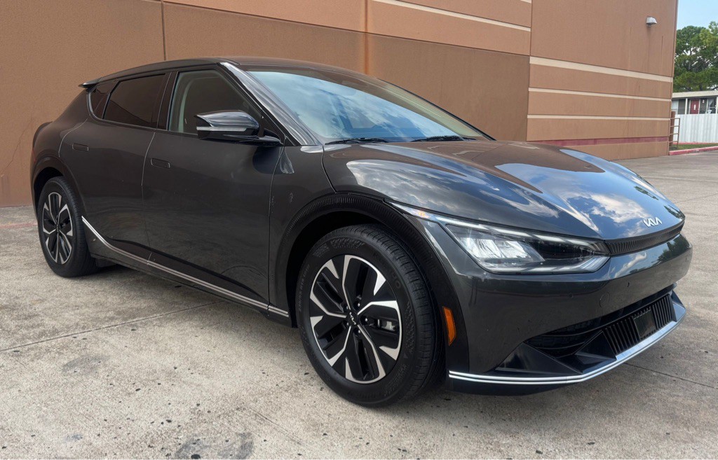 2024 Kia EV6 Image 1