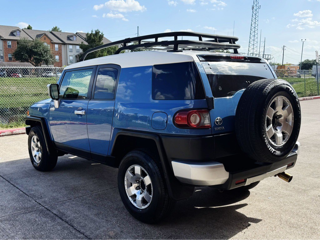 2012 Toyota FJ Cruiser Image 3