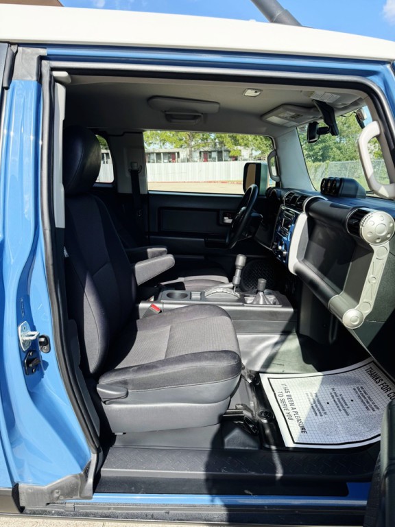 2012 Toyota FJ Cruiser Image 9