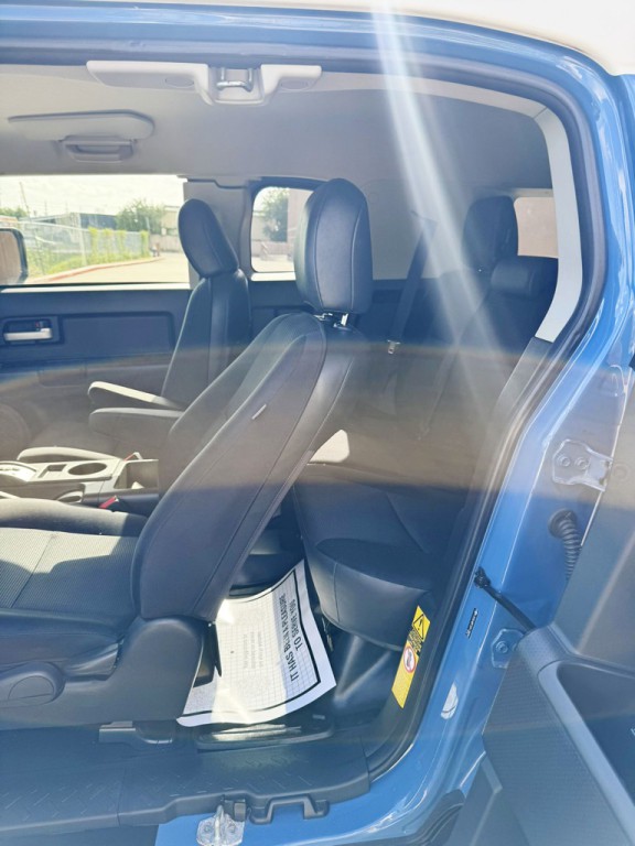 2012 Toyota FJ Cruiser Image 12