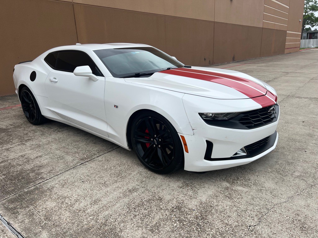 2021 Chevrolet Camaro Image 1