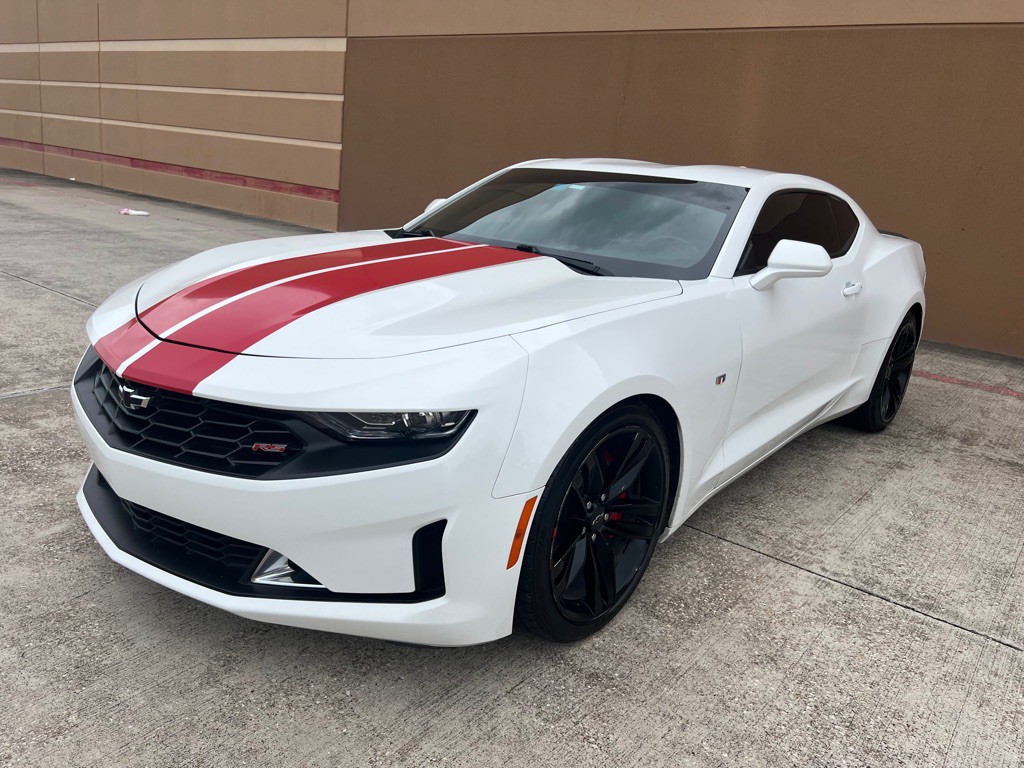 2021 Chevrolet Camaro Image 2