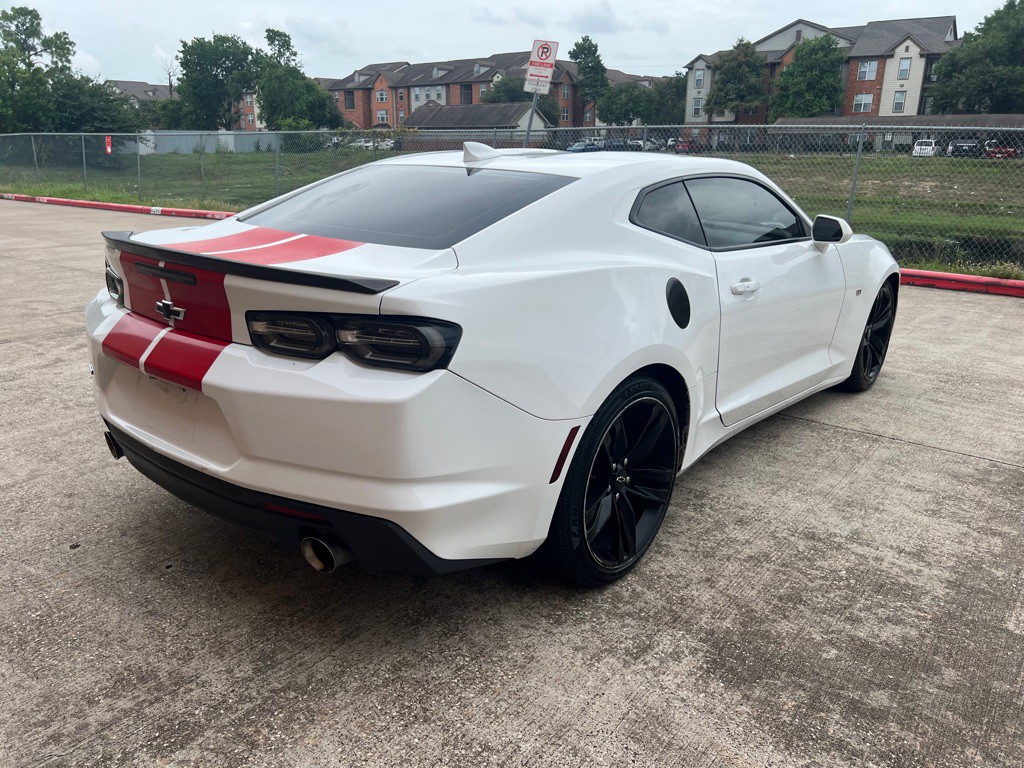 2021 Chevrolet Camaro Image 3