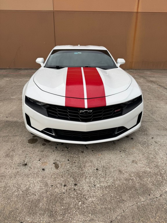 2021 Chevrolet Camaro Image 2
