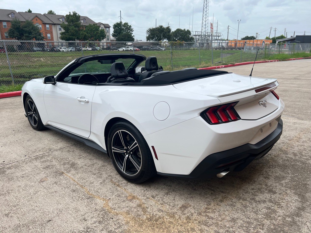 2024 Ford Mustang Image 4