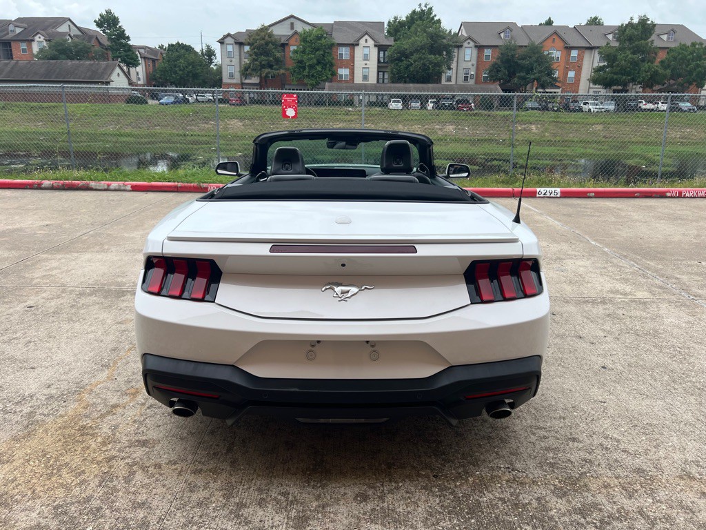 2024 Ford Mustang Image 6