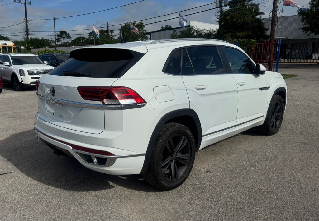 2021 Volkswagen Atlas Cross Sport Image 3