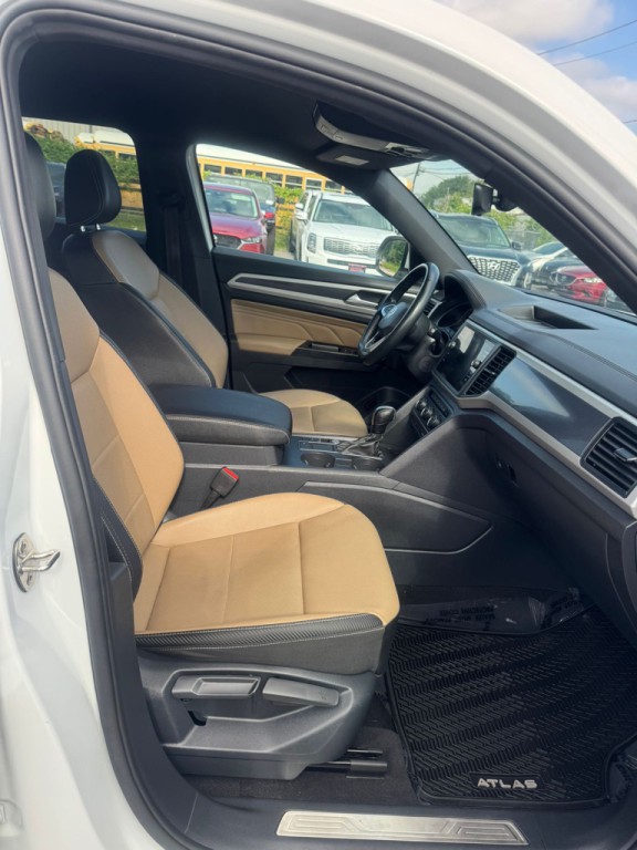 2021 Volkswagen Atlas Cross Sport Image 11