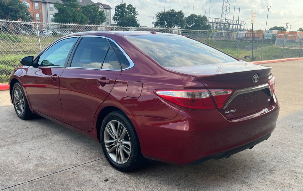 2016 Toyota Camry Image 5