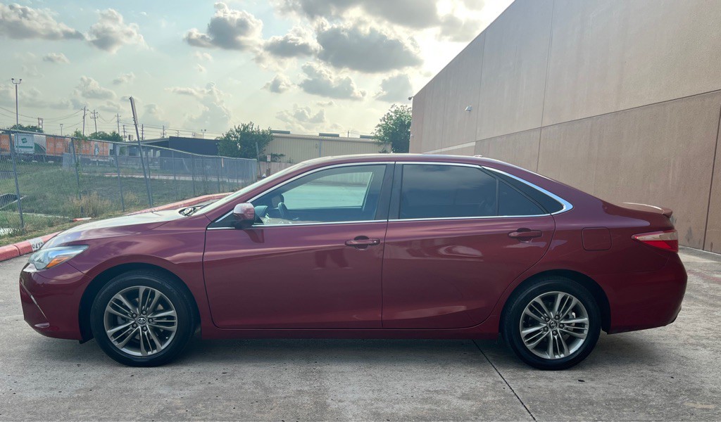 2016 Toyota Camry Image 8