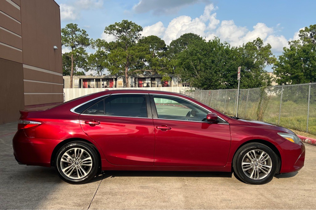 2016 Toyota Camry Image 9