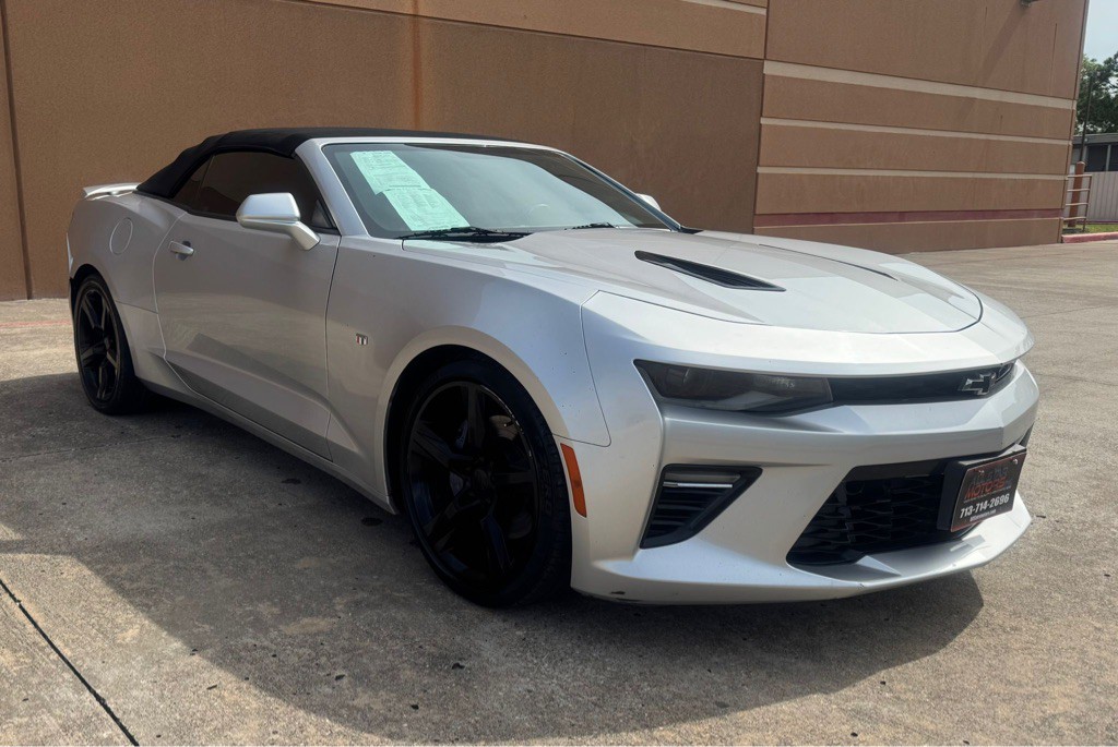 2018 Chevrolet Camaro Image 1