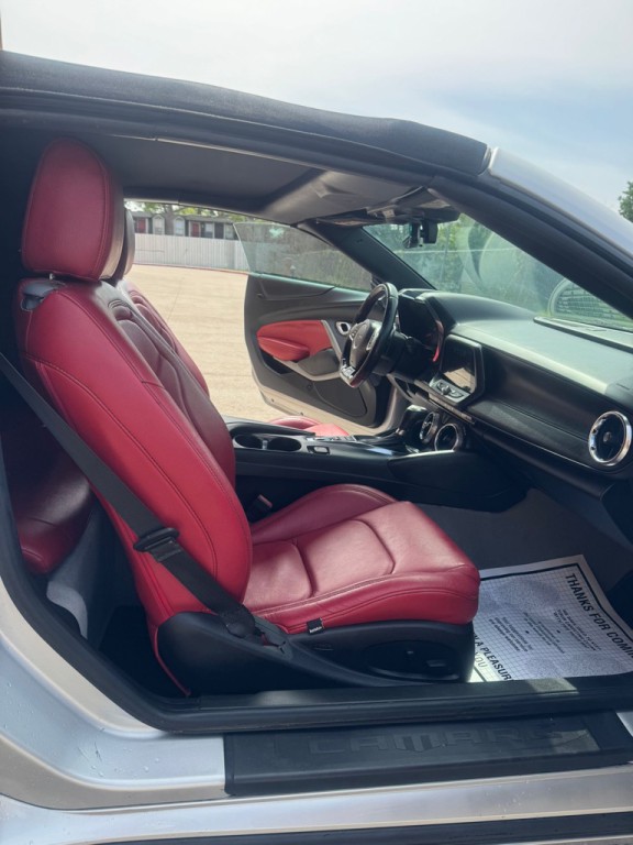 2018 Chevrolet Camaro Image 11