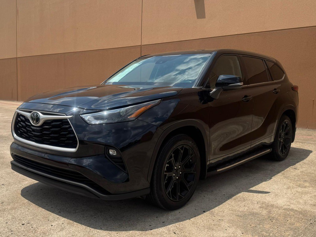 2022 Toyota Highlander Image 2