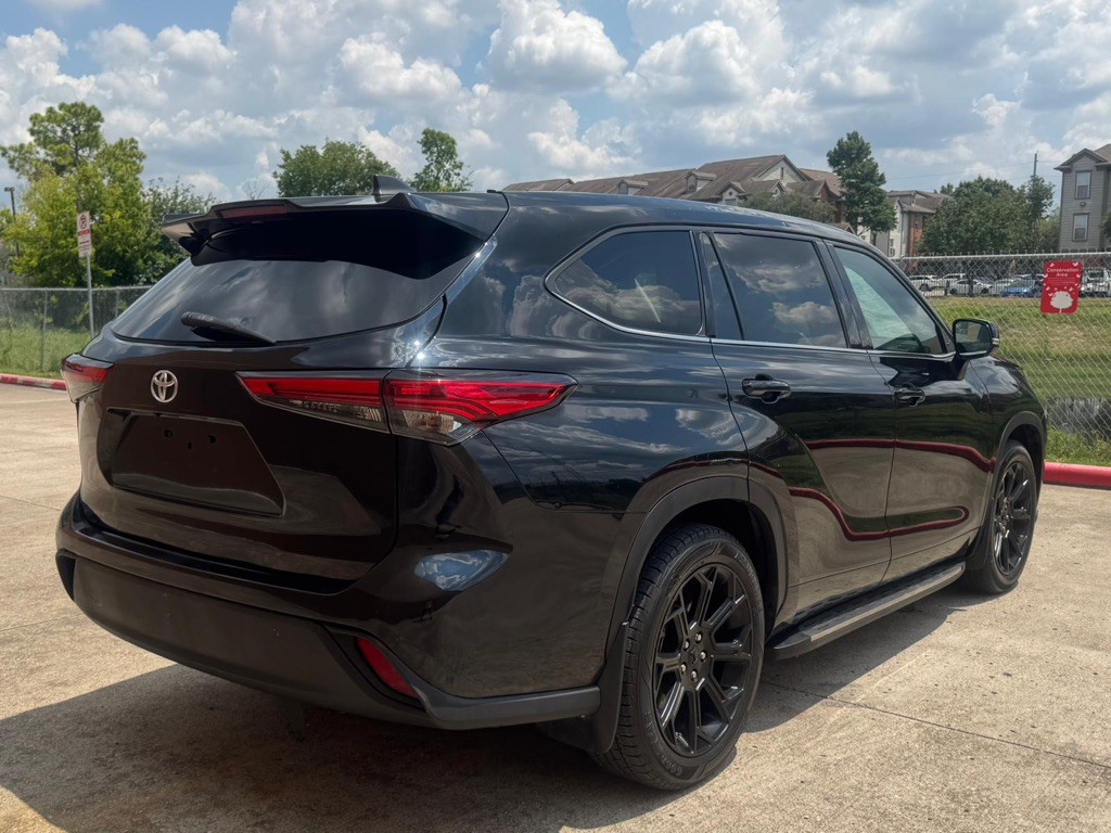 2022 Toyota Highlander Image 3