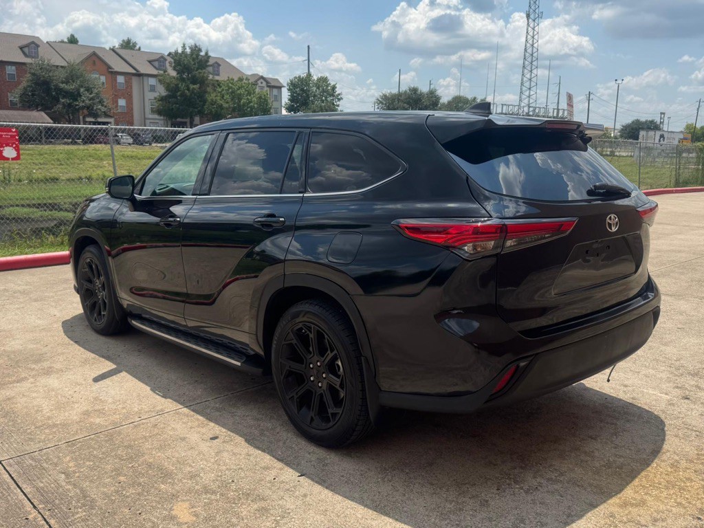 2022 Toyota Highlander Image 4