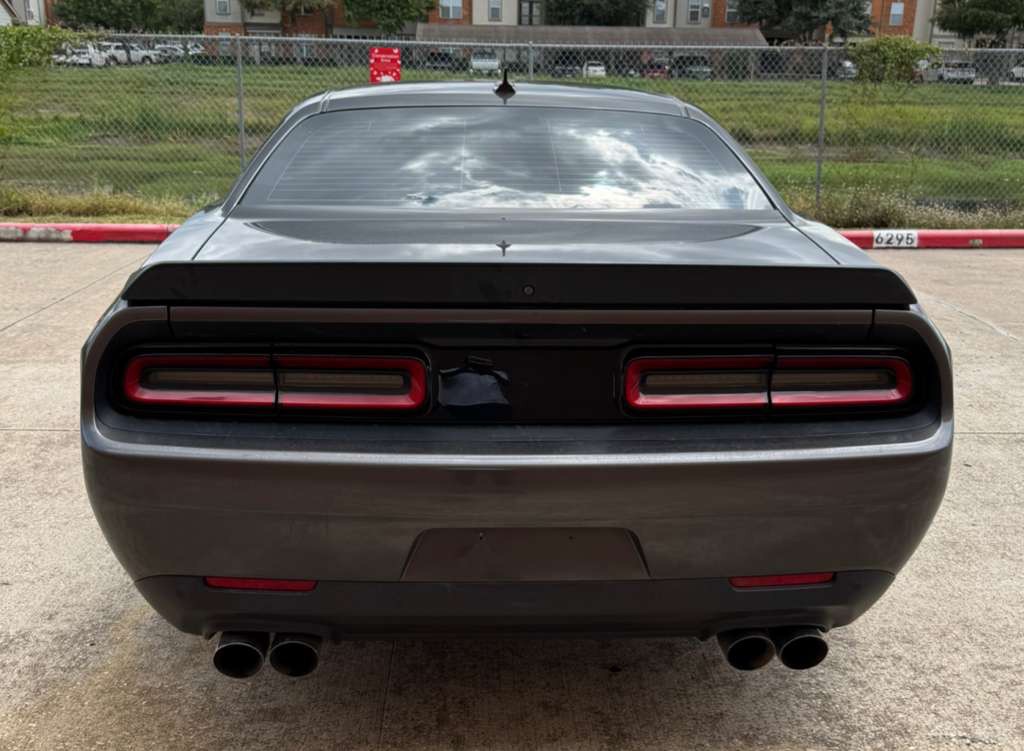 2021 Dodge Challenger Image 6