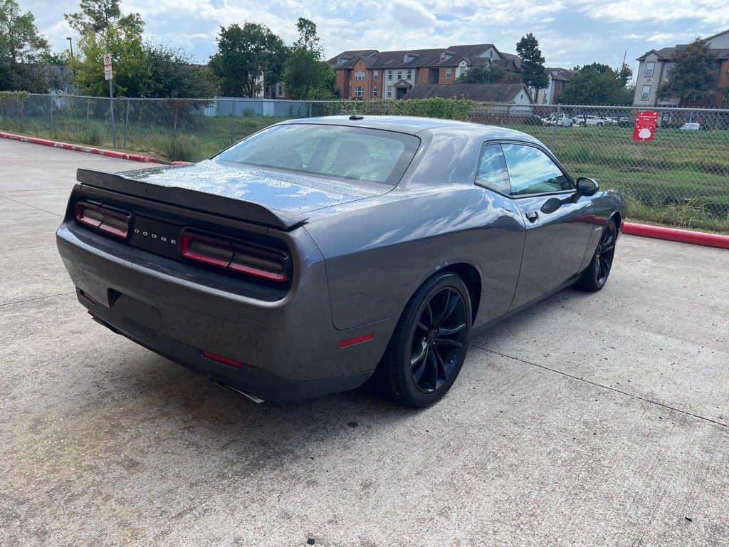 2021 Dodge Challenger Image 3