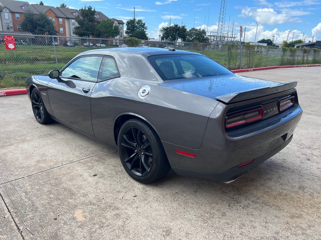 2021 Dodge Challenger Image 4