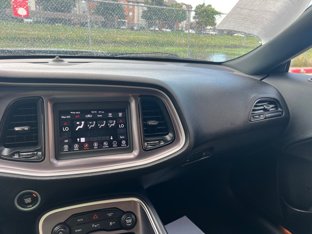 2021 Dodge Challenger Image 10