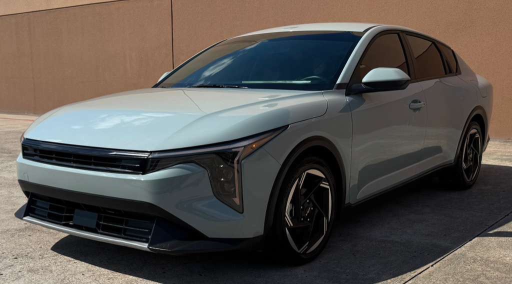 2025 Kia K4 Image 2