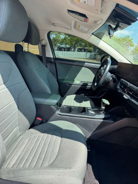 2025 Kia K4 Image 9