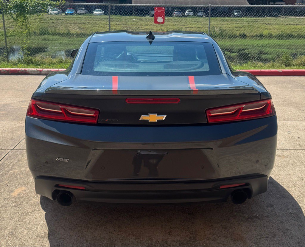 2017 Chevrolet Camaro Image 6