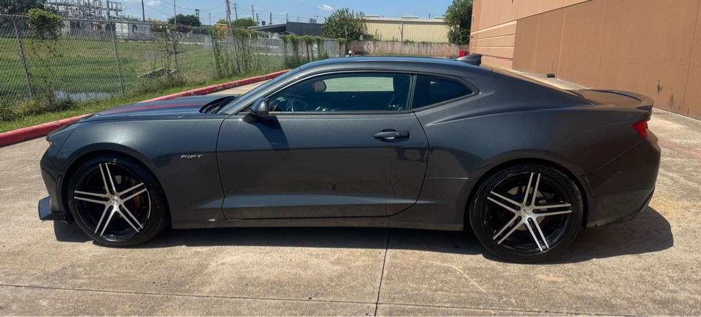 2017 Chevrolet Camaro Image 8