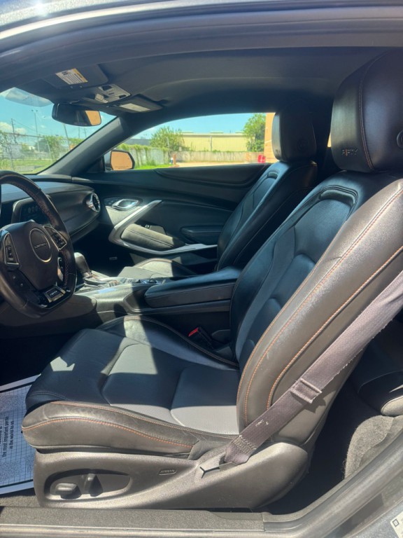 2017 Chevrolet Camaro Image 11
