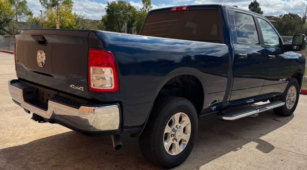 2024 RAM 2500 Image 3
