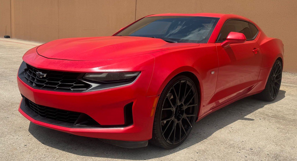 2021 Chevrolet Camaro Image 2